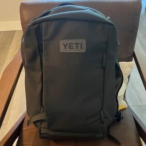Yeti Crossroads 35 Backpack